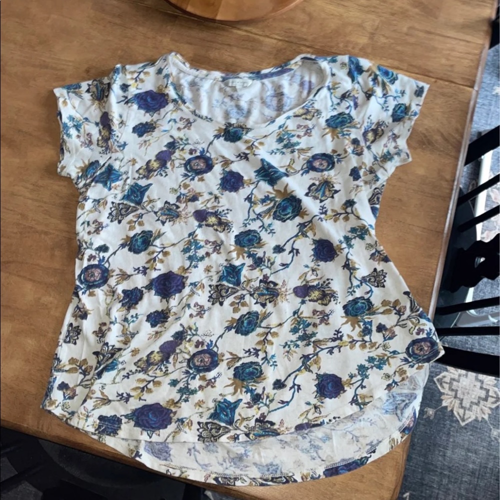 You brand women’s top size large